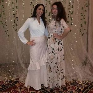 Meet your Posher, Naima